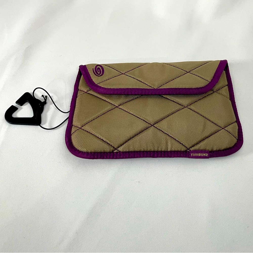 Timbuk2 quilted padded envelope case for Kindle / 6” tablet tan w/ purple trim